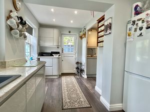 Breakfast Kitchen- click for photo gallery